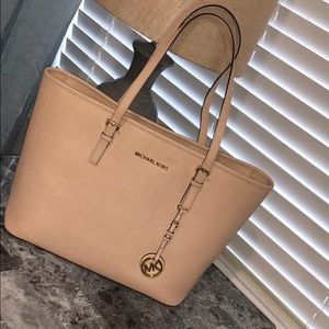 BRAND NEW MK PURSE!!!